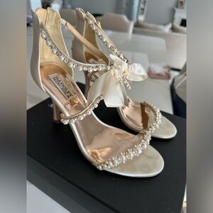 BADGLEY MISCHKA Heels size:8